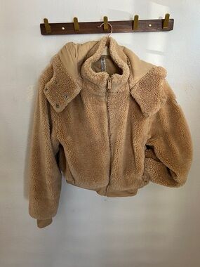 ALO Foxy Sherpa Jacket in Camel